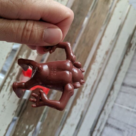 1991 Tasmanian devil PVC costume tornado toy - Picture 6 of 6